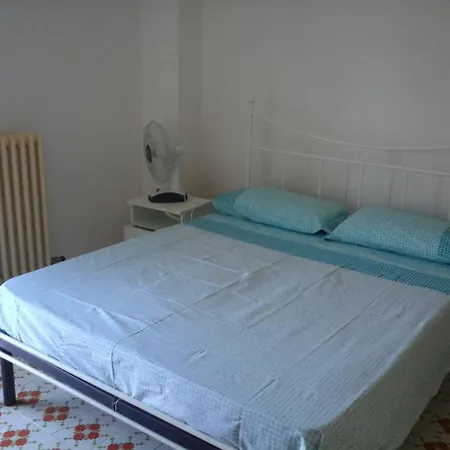 Lido San Giovanni, Via Volta Apartment